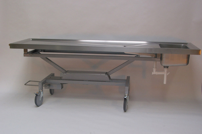 UFSK International: Hydraulic Cadaver Lift - image 1