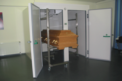 UFSK International: Coffin Forklift - image 1