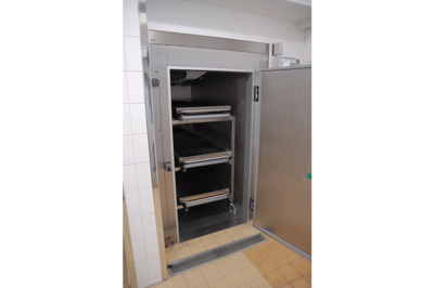 UFSK International: Mortuary Refrigeration Units with Rack Loading - image 8