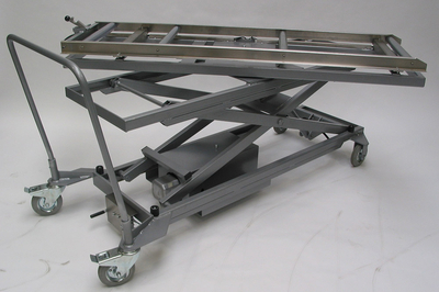 UFSK International: Hydraulic Cadaver Lift - image 4