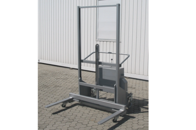 UFSK International: Coffin Forklift - image 4